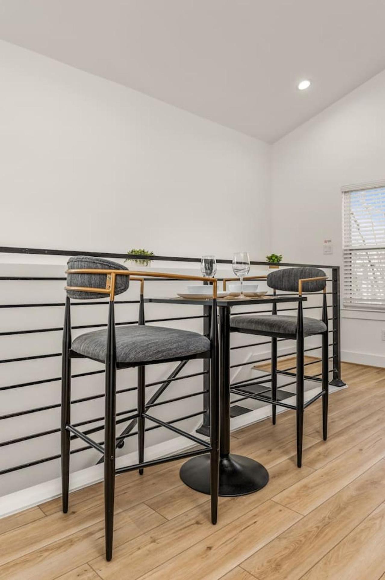 Urban Oasis With Attractions Nearby Holiday home