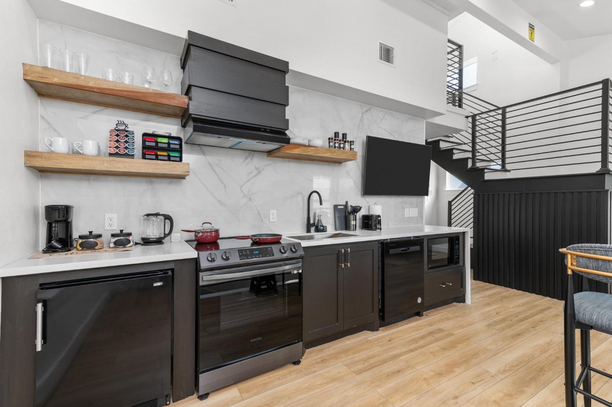Urban Oasis With Attractions Nearby Holiday home